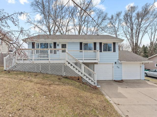 239 Highwood Drive Chaska MN 55318 - MLS# 7026037