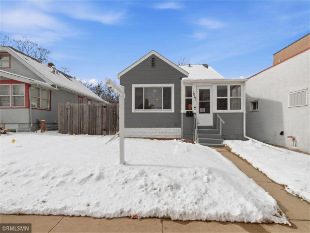 1067 Robert Street S Saint Paul MN 55118 - MLS# 7026581