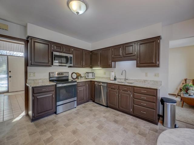 214 Woodridge Drive Saint Paul MN 55127 - MLS# 7026717