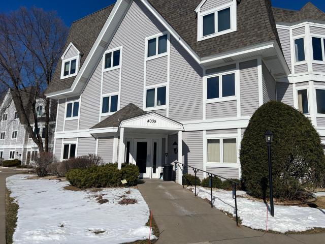 4035 Victoria Street N Unit 212 Shoreview MN 55126 - MLS# 7026741