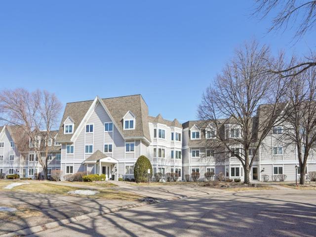 4035 Victoria Street N Unit 212 Shoreview MN 55126 - MLS# 7026741
