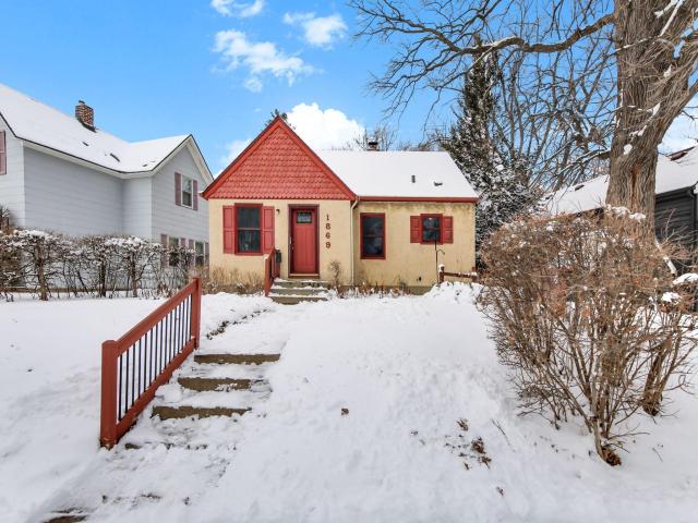 1869 Chelton Avenue W Saint Paul MN 55104 - MLS# 7027145