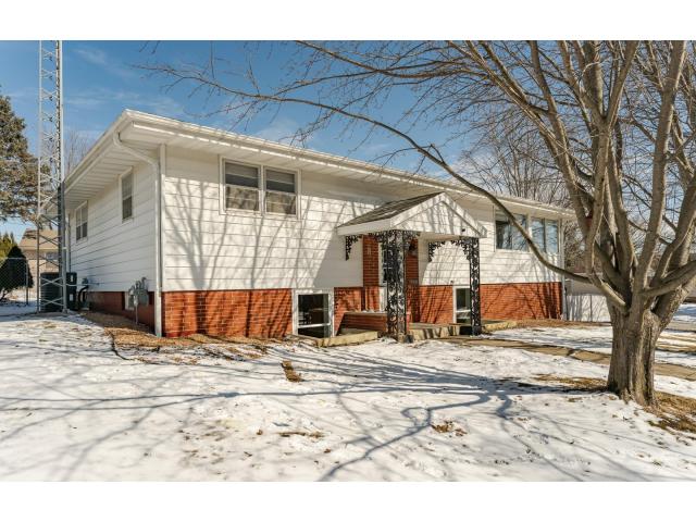 4111 5th Place NW Rochester MN 55901 - MLS# 7027164