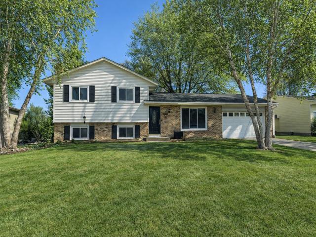 15765 Hayes Trail Apple Valley MN 55124 - MLS# 7027228