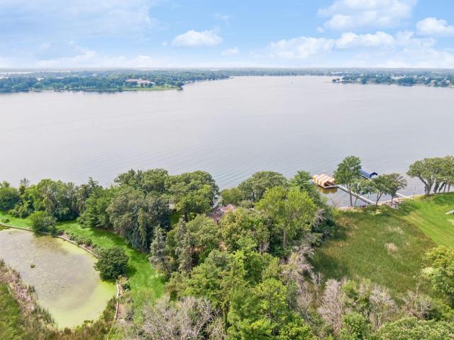 2425 N Shore Drive Wayzata MN 55391 - MLS# 7027568
