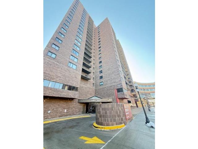 26 10th Street W Unit 302 Saint Paul MN 55102 - MLS# 7027602