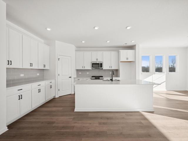 10586 Harbor Lane N Maple Grove MN 55369 - MLS# 7028341