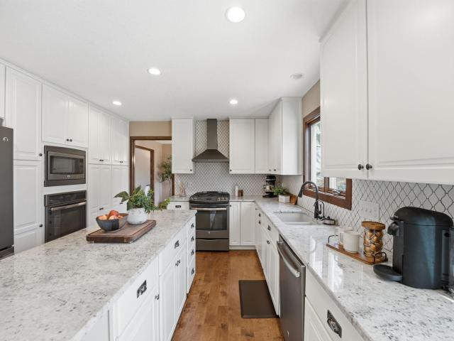 110952 Von Hertzen Court Chaska MN 55318 - MLS# 7029163