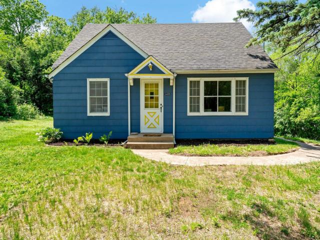 2435 Victoria Street N Saint Paul MN 55113 - MLS# 7029291