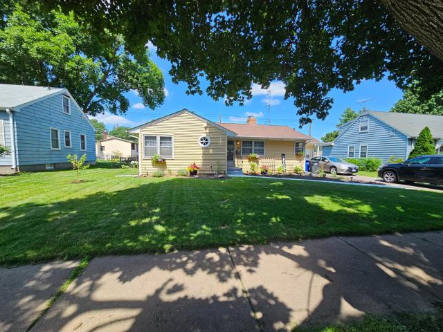 1067 Iowa Avenue W Saint Paul MN 55117 - MLS# 7029434