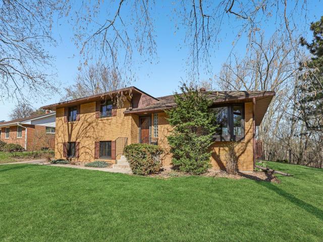 2526 Bittersweet Lane Saint Paul MN 55109 - MLS# 7029695