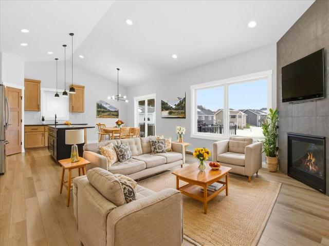 1962 Hadley Hills Drive NE Rochester MN 55906 - MLS# 7030025