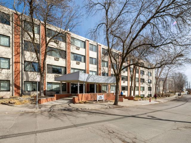 2700 W 44th Street Unit 302 Minneapolis MN 55410 - MLS# 7030181