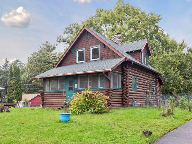2233 15th Avenue E North Saint Paul MN 55109 - MLS# 7030183