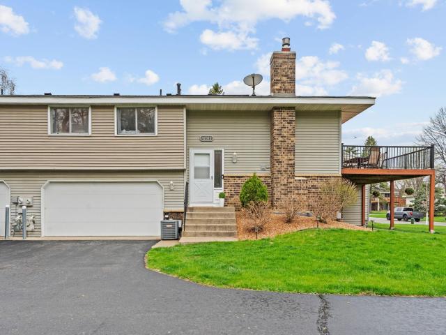 12312 Oak Leaf Court Burnsville MN 55337 - MLS# 7030578