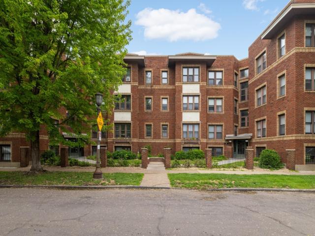 385 Laurel Avenue Unit 10 Saint Paul MN 55102 - MLS# 7030800