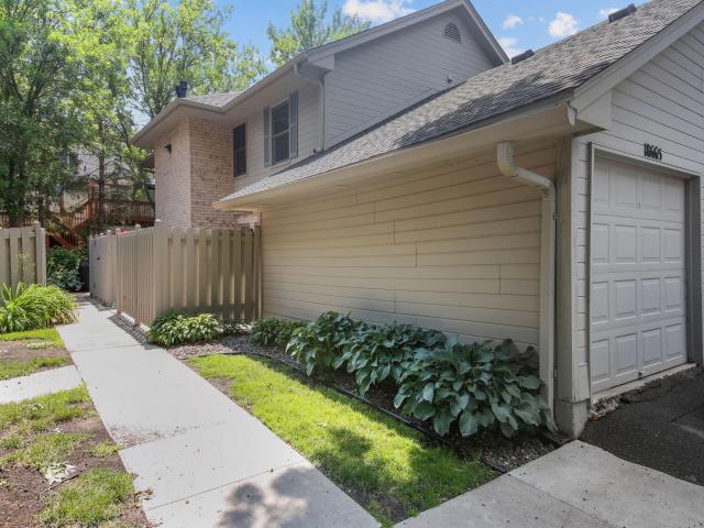 18669 Clear View Court Minnetonka MN 55345 - MLS# 7031146