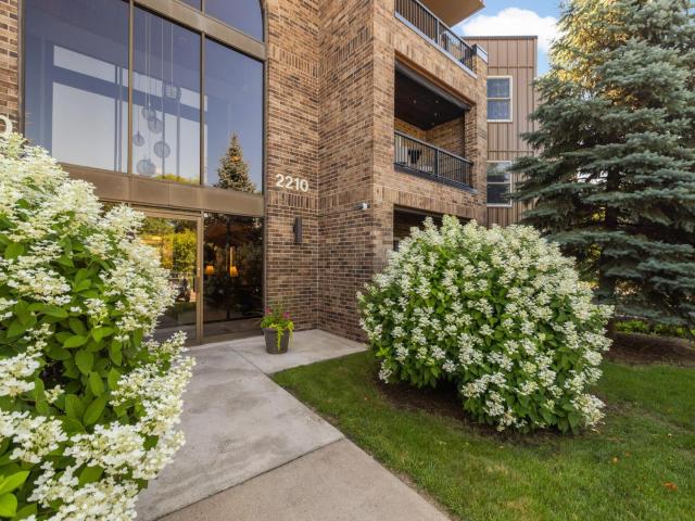 2210 Midland Grove Road Unit 306 Saint Paul MN 55113 - MLS# 7031416