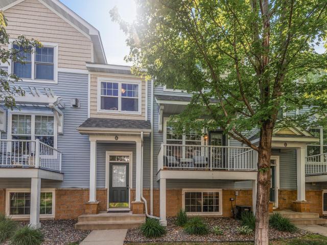 1666 Village Trail E Unit 6 Saint Paul MN 55109 - MLS# 7032053