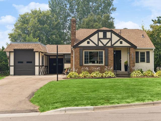 2123 Fairways Lane Saint Paul MN 55113 - MLS# 7032564