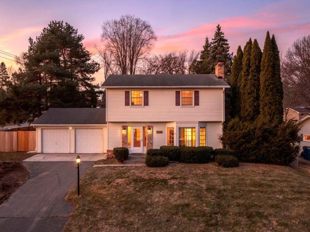 2734 Riviera Drive N White Bear Lake MN 55110 - MLS# 7032904