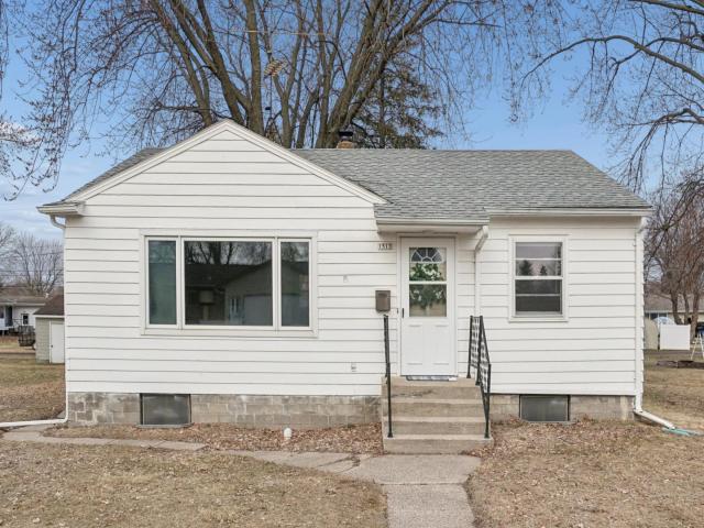 1513 Armstrong Avenue N Glencoe MN 55336 - MLS# 7033322
