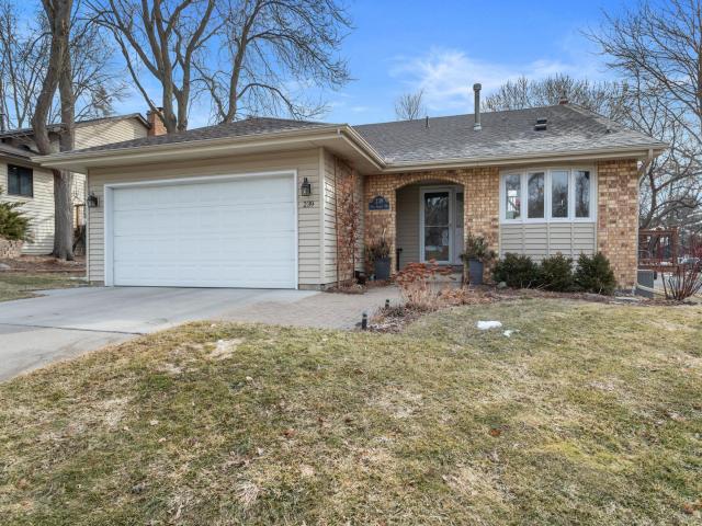239 16th Avenue SW Saint Paul MN 55112 - MLS# 7033671