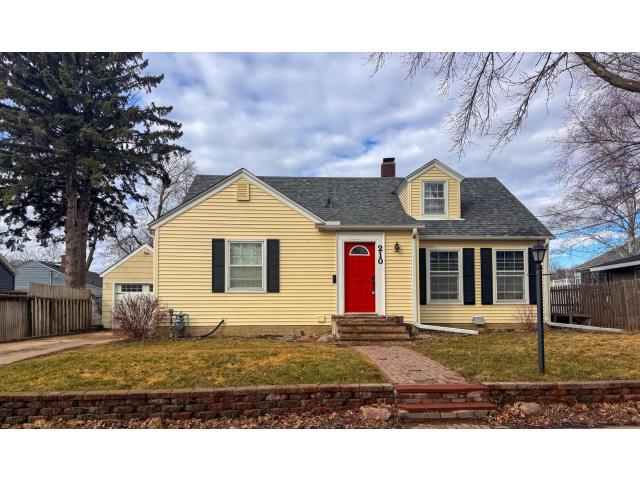 210 6th Avenue NE Faribault MN 55021 - MLS# 7034367