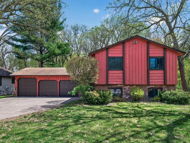 8285 Pleasant View Drive Saint Paul MN 55112 - MLS# 7034536