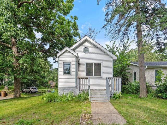 100 Warner Avenue S Mahtomedi MN 55115 - MLS# 7035178