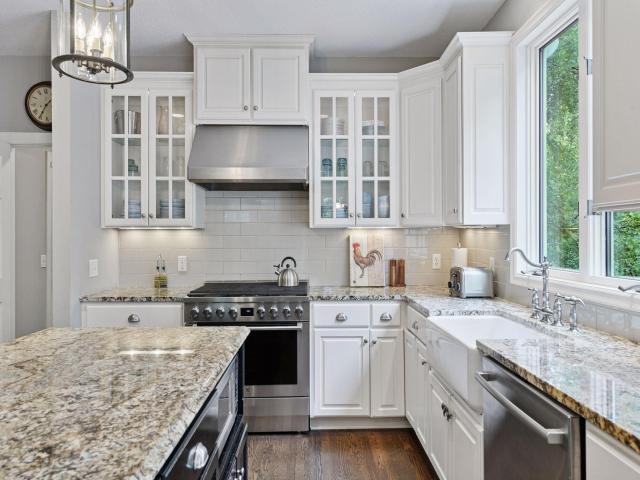 17641 Hyde Park Avenue Lakeville MN 55044 - MLS# 7035305