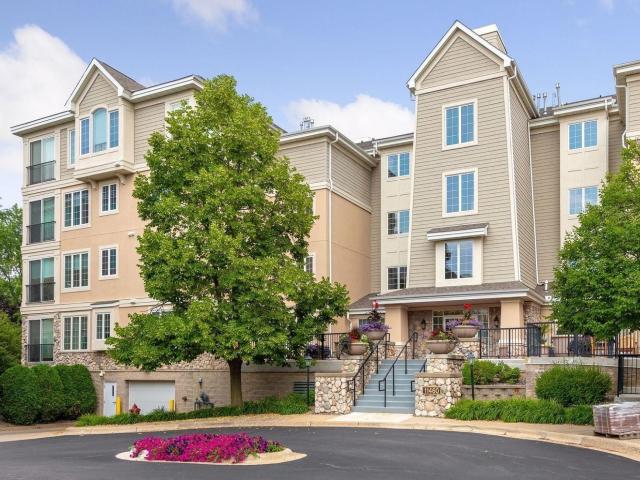 11472 Fairfield Road W Unit 106 Minnetonka MN 55305 - MLS# 7035446