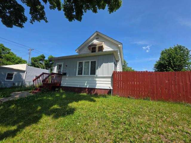 945 Geranium Avenue E Saint Paul MN 55106 - MLS# 7035668