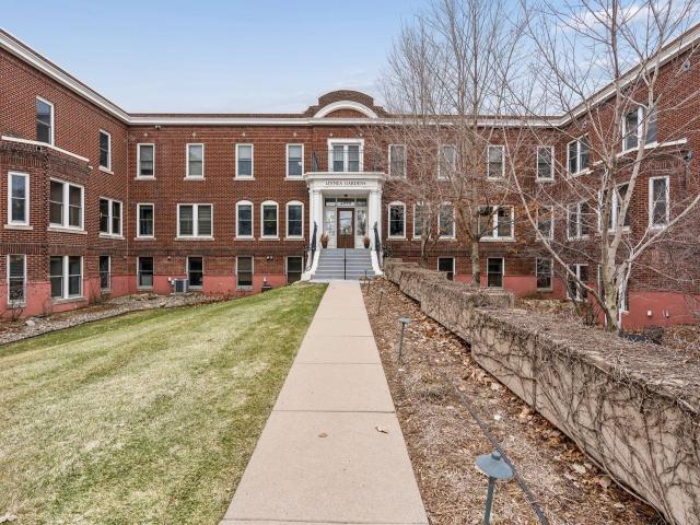 2040 Como Avenue Unit 202 Saint Paul MN 55108 - MLS# 7036433