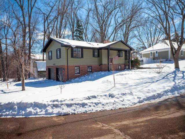 2722 Vale Crest Road Minneapolis MN 55422 - MLS# 7036473