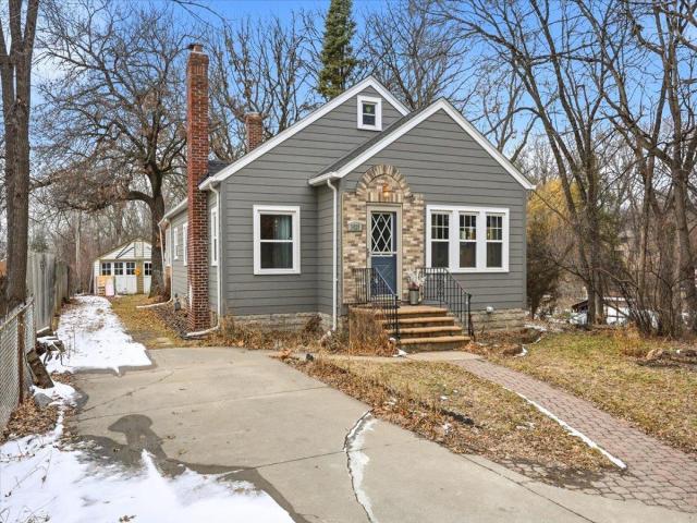 3029 Fairview Avenue N Saint Paul MN 55113 - MLS# 7036579