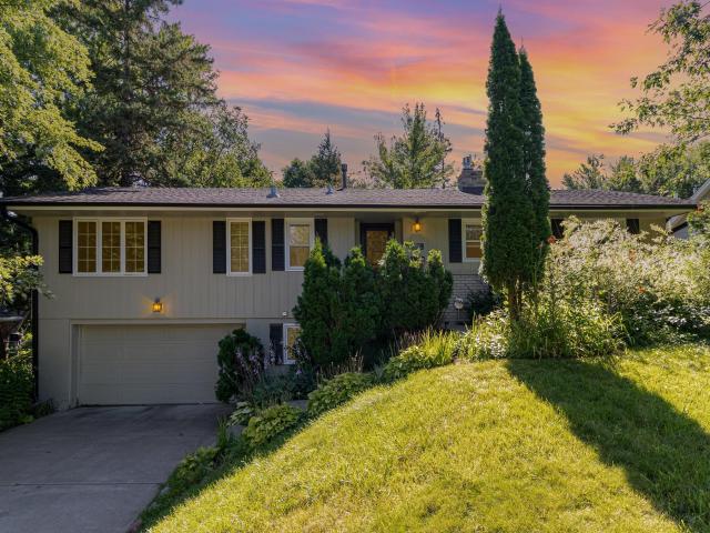 5513 Mirror Lakes Drive Edina MN 55436 - MLS# 7036760