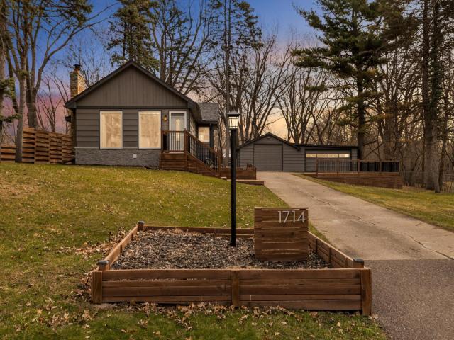 1714 Howard Street N Saint Paul MN 55109 - MLS# 7036820