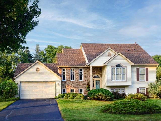 12715 Dorchester Trail Apple Valley MN 55124 - MLS# 7036830