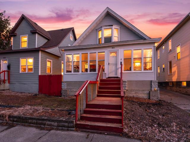 1042 16th Avenue SE Minneapolis MN 55414 - MLS# 7037923