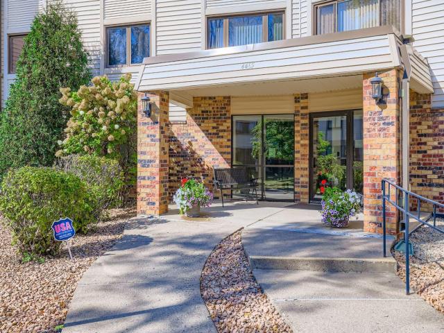 4465 Trenton Lane N Unit 109 Minneapolis MN 55442 - MLS# 7038080