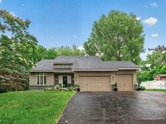 10261 Phaeton Drive Eden Prairie MN 55347 - MLS# 7038627