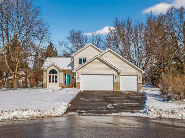 1157 Ridge Bluff Court Chaska MN 55318 - MLS# 7039451