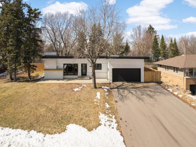 1057 Esther Lane Mendota Heights MN 55118 - MLS# 7039890