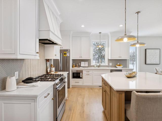 599 Harbor Court Shoreview MN 55126 - MLS# 7039976