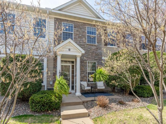 1586 Woodlynn Avenue Unit 2 Saint Paul MN 55109 - MLS# 7040350