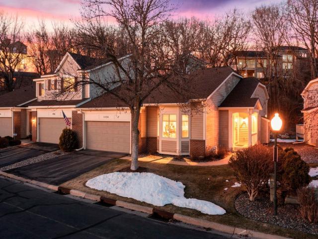 1454 Summit Shores Drive Burnsville MN 55306 - MLS# 7041343