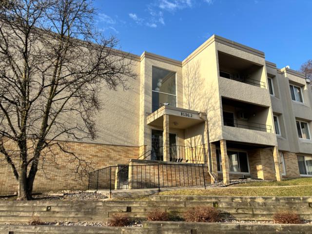 362 Elton Hills Drive NW Unit 21 Rochester MN 55901 - MLS# 7041375