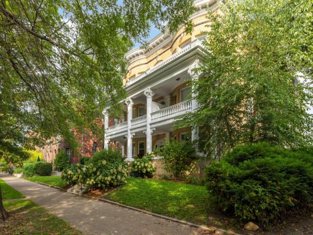 579 Summit Avenue Unit 105 Saint Paul MN 55102 - MLS# 7041648