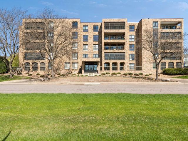 2221 Youngman Avenue Unit 501 Saint Paul MN 55116 - MLS# 7042230